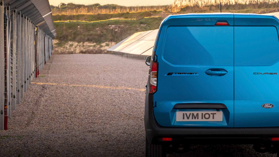 Ford E-Transit Courier Gallery 5